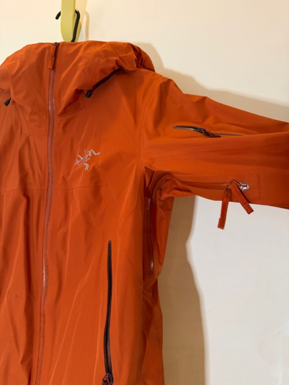Arc'teryx Orange Hooded Lined Jacket Women's M - Picture 3 of 6